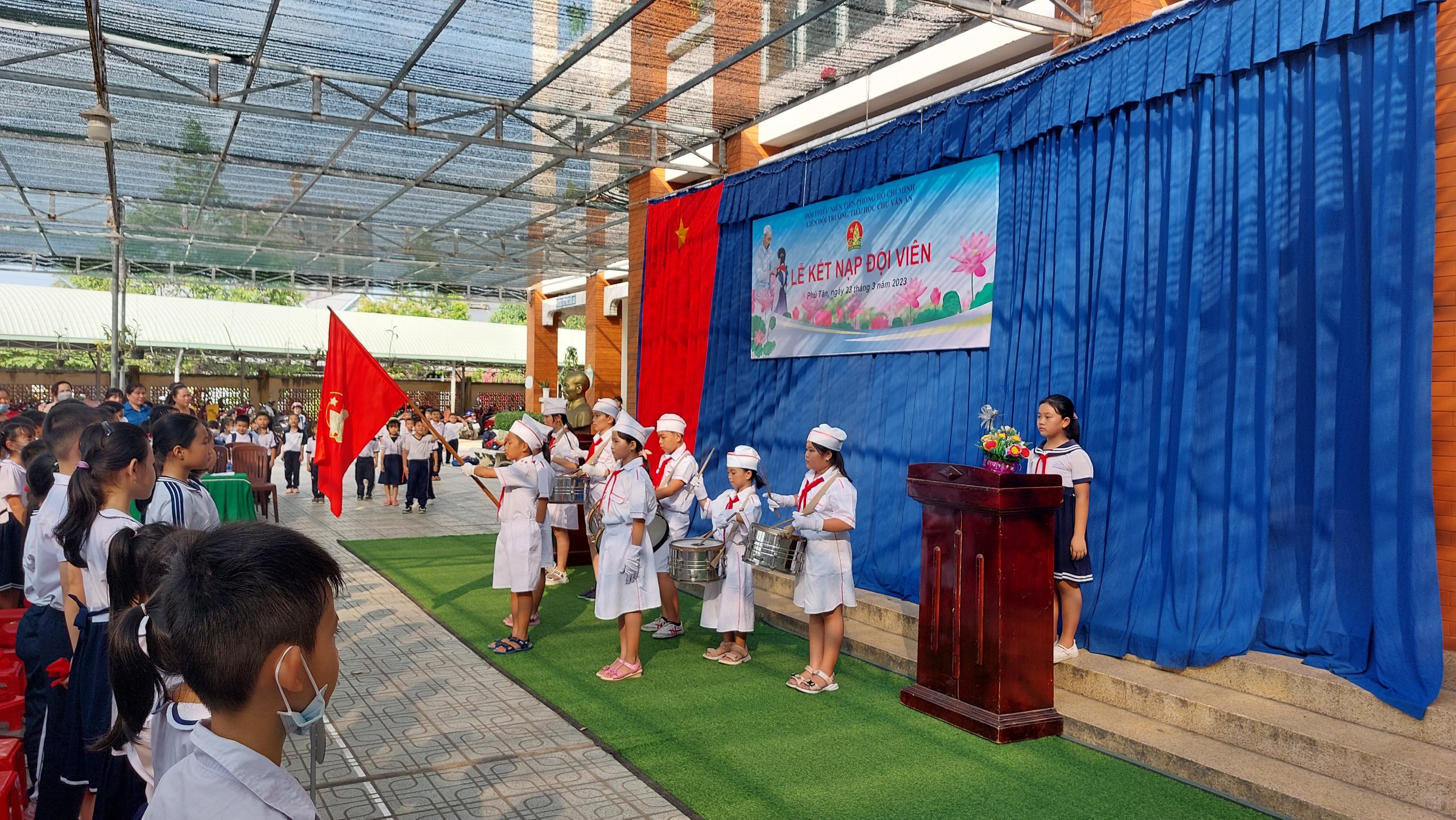 Lễ Kết Nạp Đội Trường TH Chu Văn An năm học 2022 - 2023