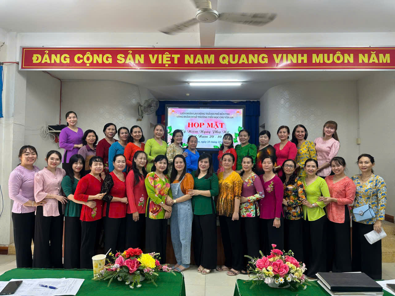 Hợp mặt nhân ngày Phụ nữ Việt Nam 20/10
